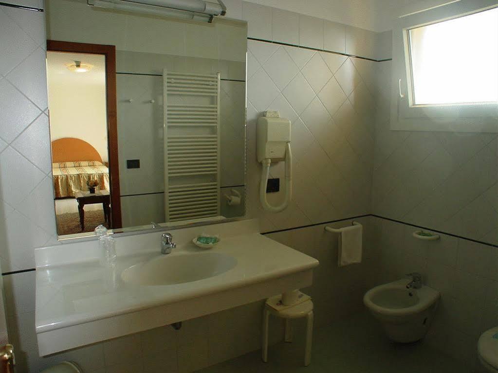 Hotel La Pigna Lignano Sabbiadoro Ngoại thất bức ảnh
